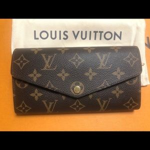 Louis Vuitton Sarah Monogram wallet